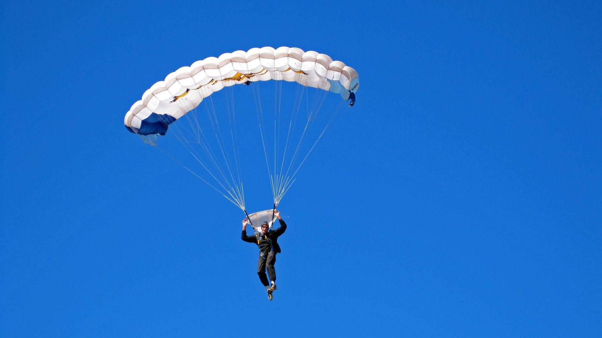 开云体育官方下载-“超高速投球引领新风尚，极限速度创造历史纪录”，世界最快投球速度