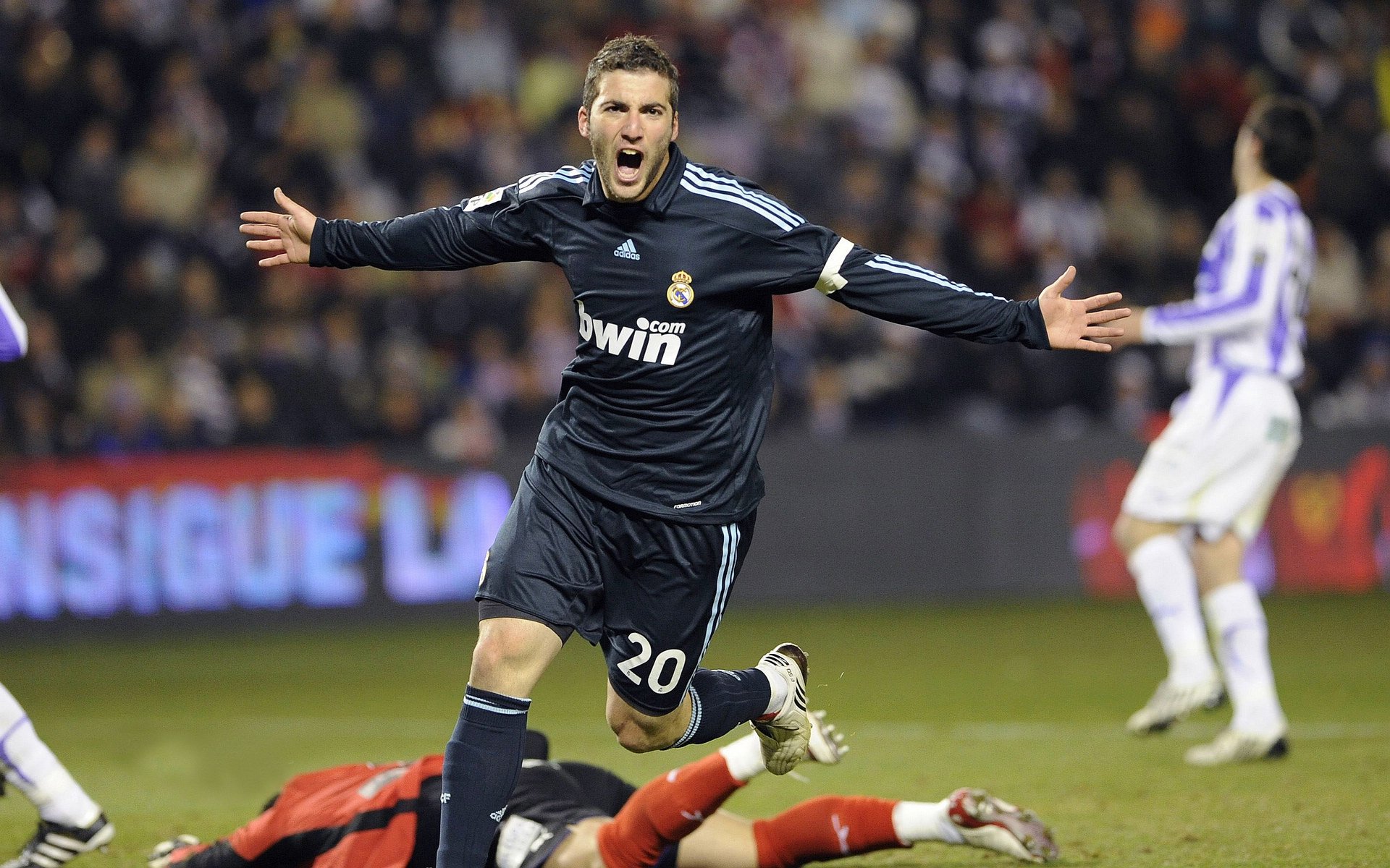 开云电竞入口-芝加哥熊队在选秀中选中顶级四分卫，芝加哥熊队厉害吗